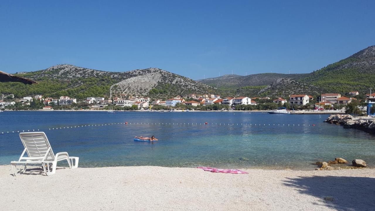 Apartments By The Sea Seget Vranjica, Trogir - 13771 Экстерьер фото