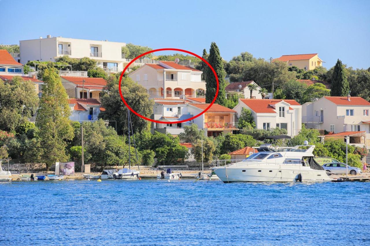 Apartments By The Sea Seget Vranjica, Trogir - 13771 Экстерьер фото