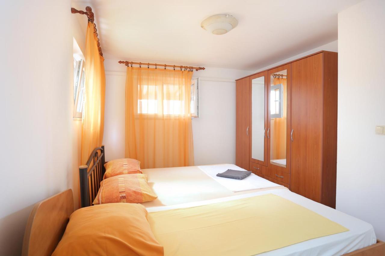 Apartments By The Sea Seget Vranjica, Trogir - 13771 Экстерьер фото