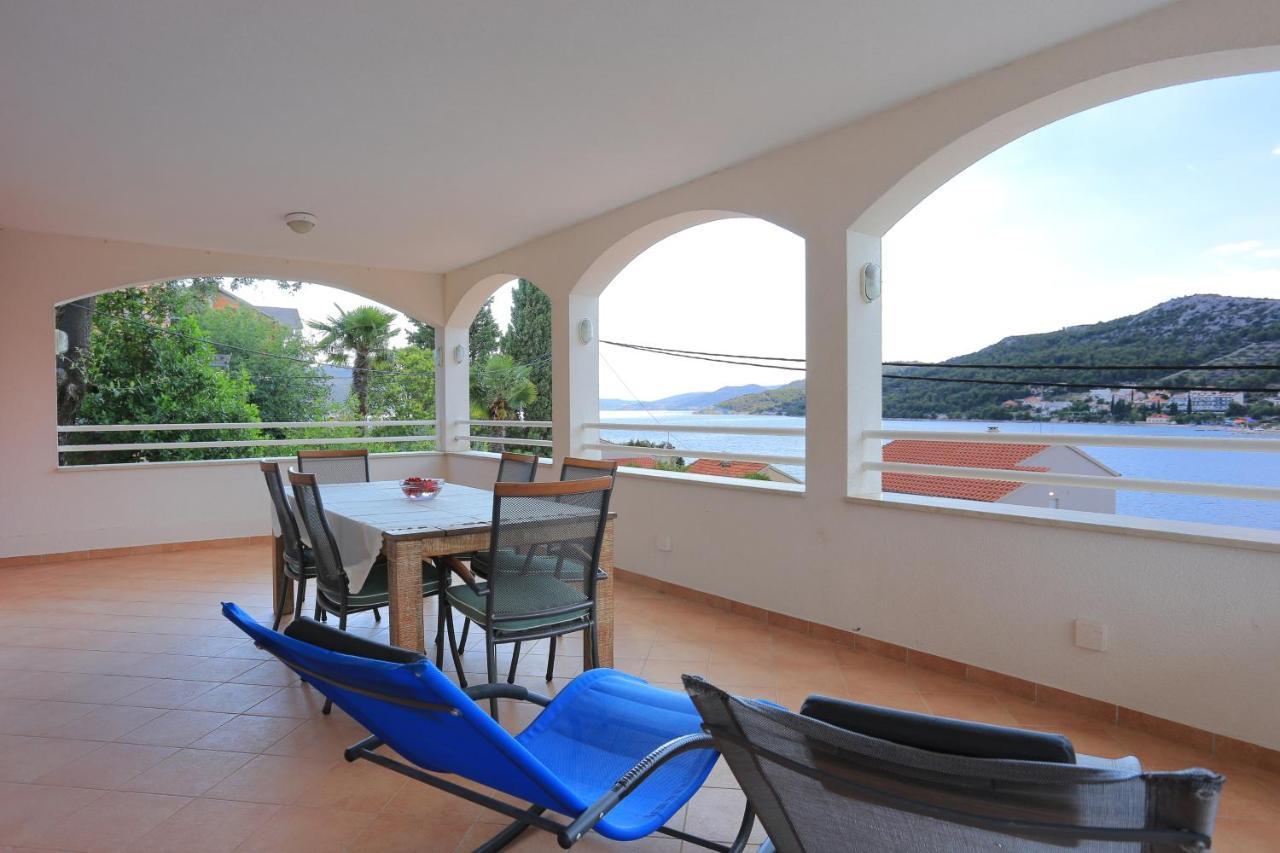 Apartments By The Sea Seget Vranjica, Trogir - 13771 Экстерьер фото