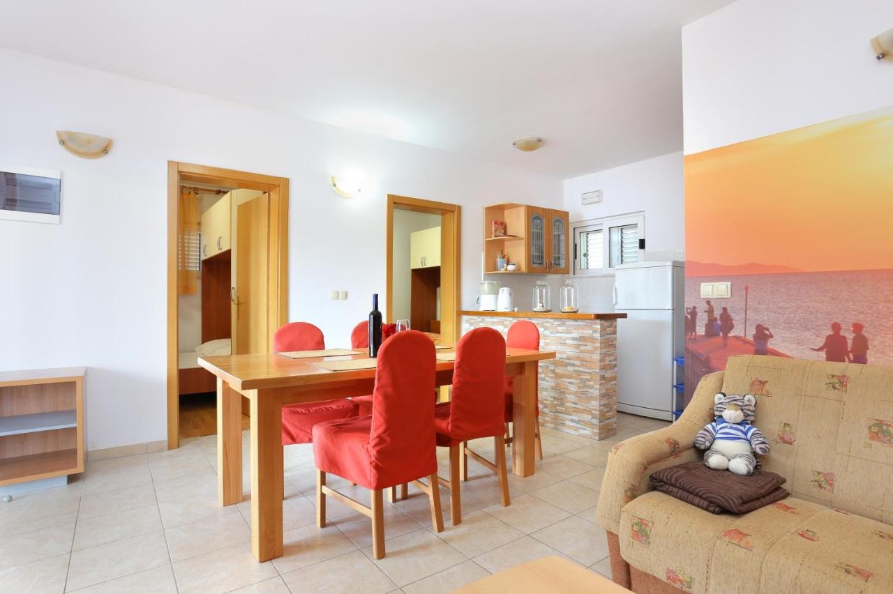 Apartments By The Sea Seget Vranjica, Trogir - 13771 Экстерьер фото