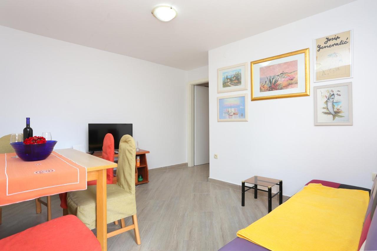 Apartments By The Sea Seget Vranjica, Trogir - 13771 Экстерьер фото