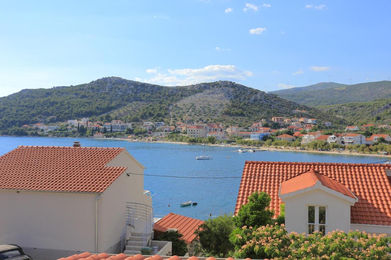 Apartments By The Sea Seget Vranjica, Trogir - 13771 Экстерьер фото