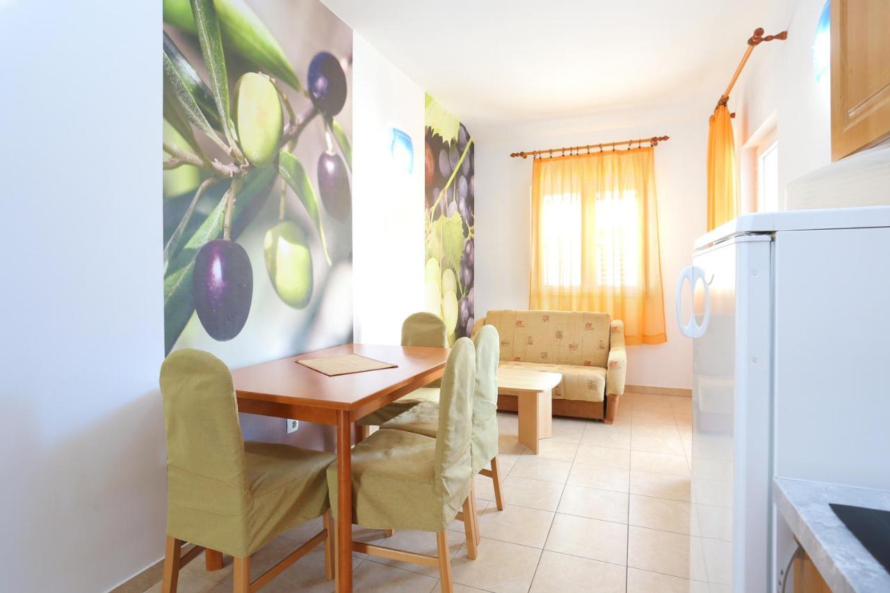 Apartments By The Sea Seget Vranjica, Trogir - 13771 Экстерьер фото